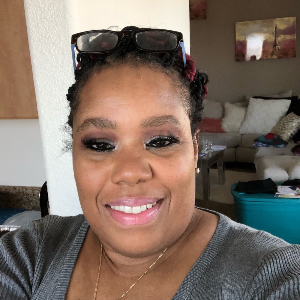 Meet your Posher, Quintella